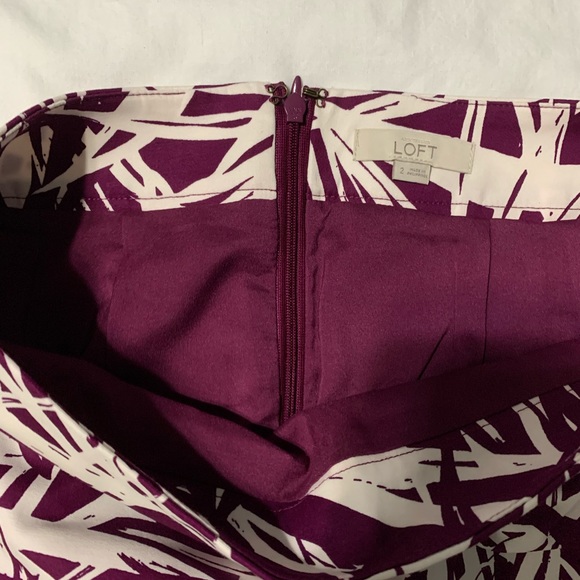 NWOT! LOFT White & Magenta/Purple Pencil Skirt - Picture 7 of 9